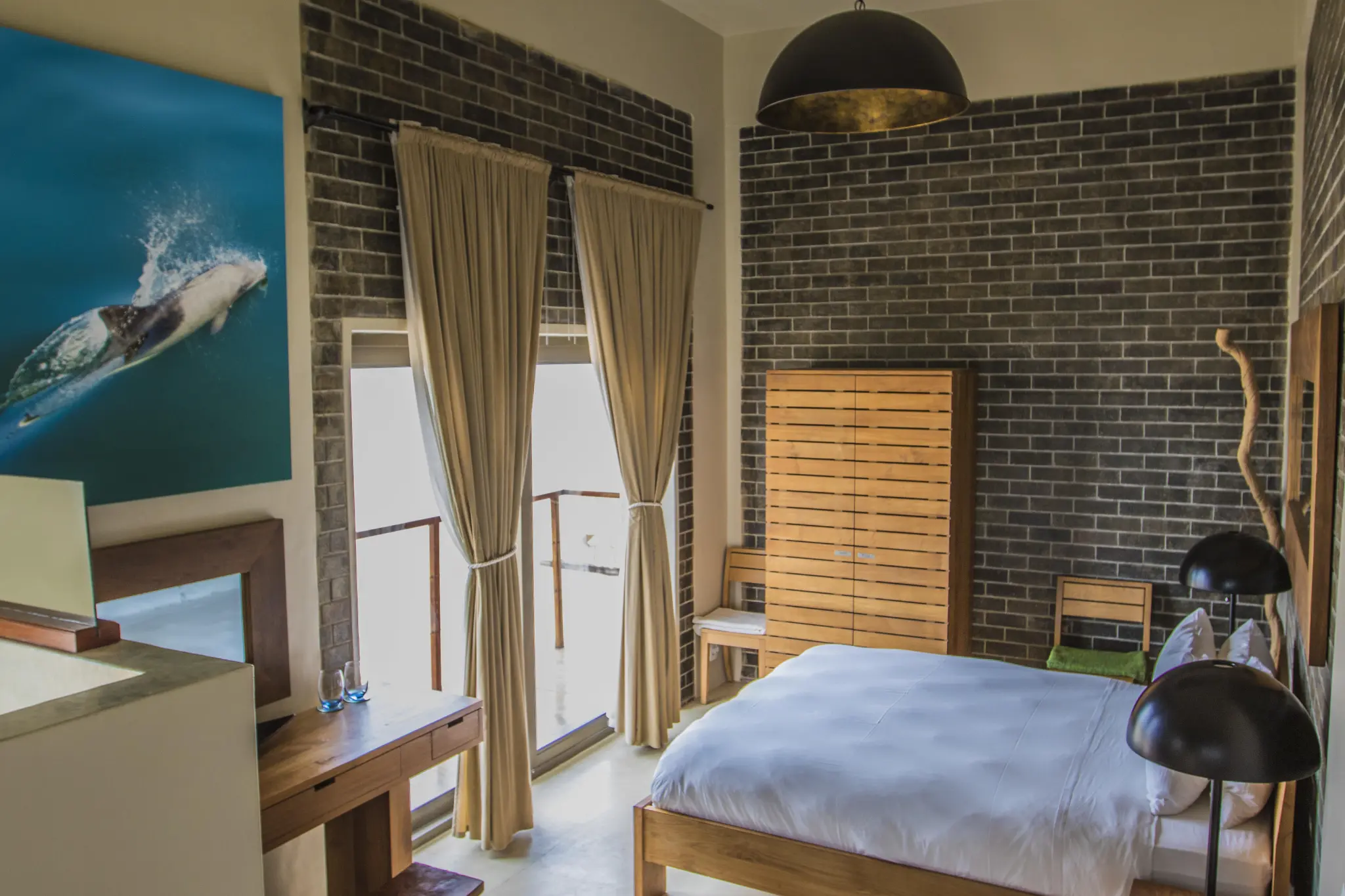 Dolphin Suite interior